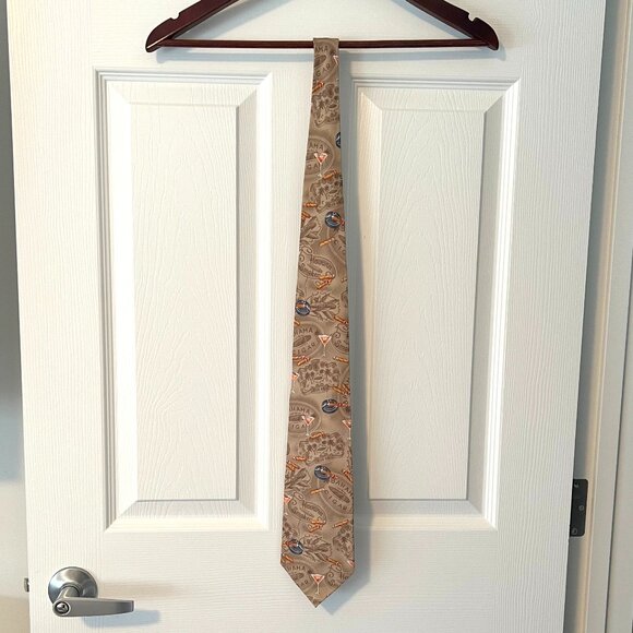 Tommy Bahama Brand 100% Silk Tie! - Picture 1 of 8
